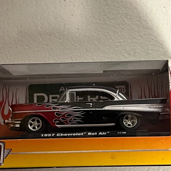 M2 Machines Auto Drivers 1957 Chevrolet Bel Air 11-08 Diecast Car Castline - Picture 6 of 9